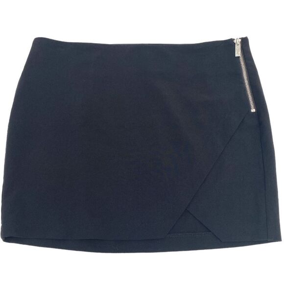 Guess Front Split Solid Black Mini Skirt Size Small - Picture 1 of 11